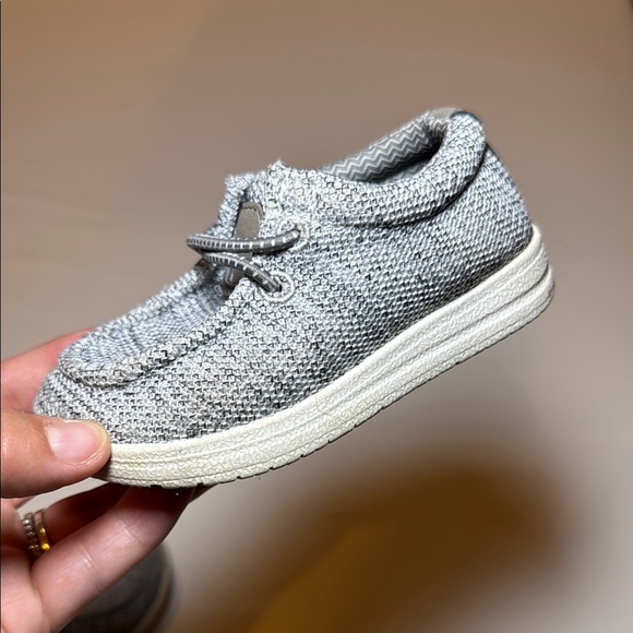 Old Navy Slip-On Deck Shoes for Toddler Boys Size 7 - Picture 4 of 10